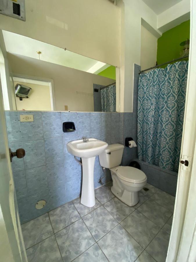 Hostal Puerto Azul Манта Екстериор снимка
