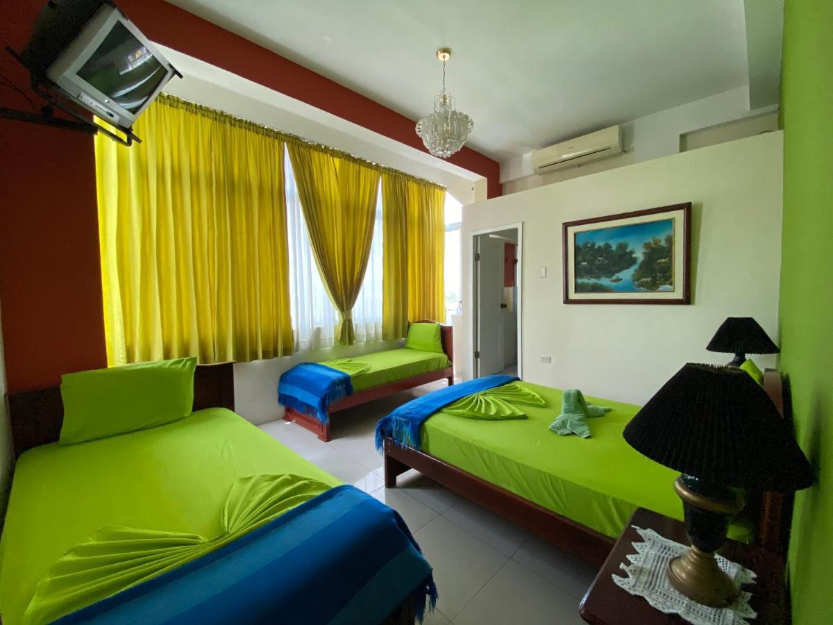 Hostal Puerto Azul Манта Екстериор снимка
