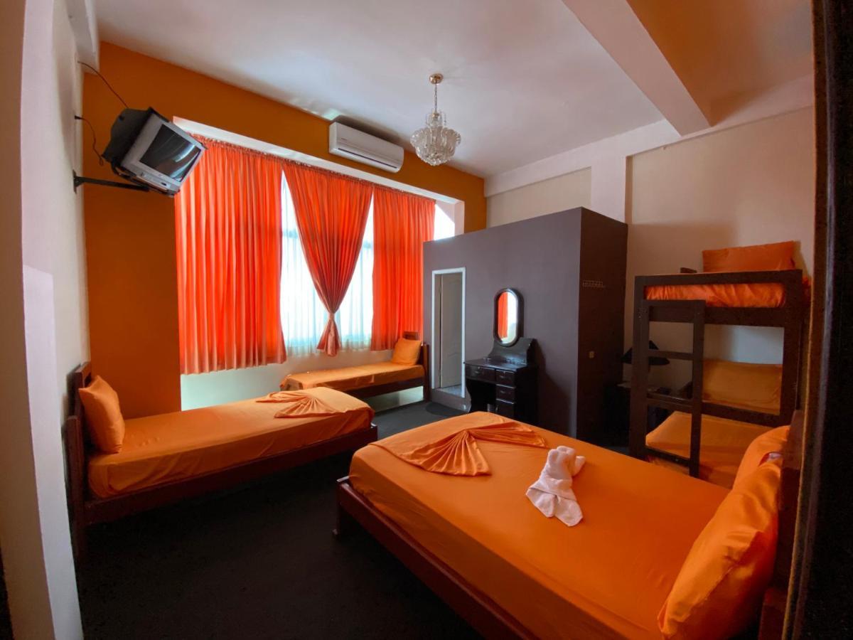 Hostal Puerto Azul Манта Екстериор снимка