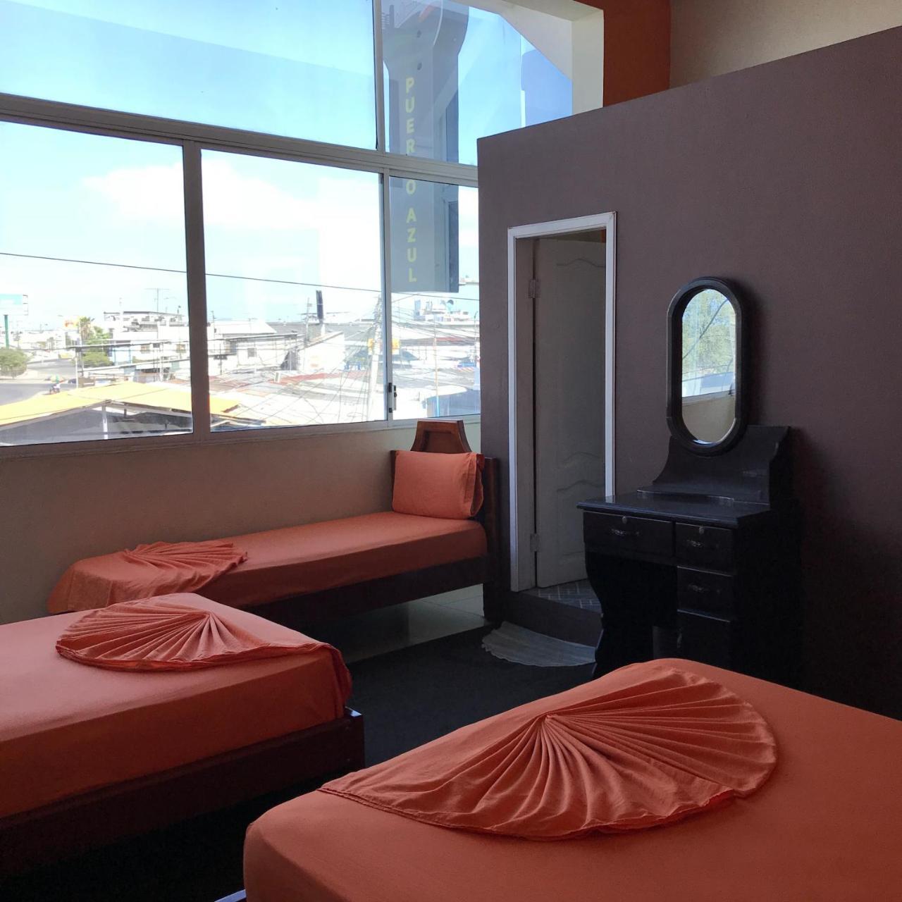Hostal Puerto Azul Манта Екстериор снимка